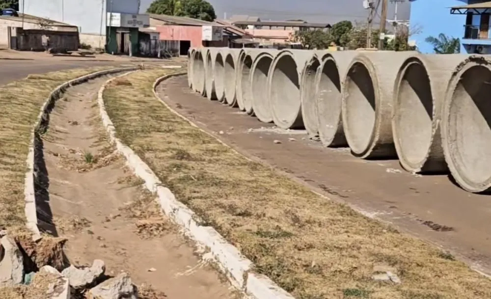 Prefeitura de Paranatinga inicia reestruturação da rede de drenagem na Avenida XV de Novembro